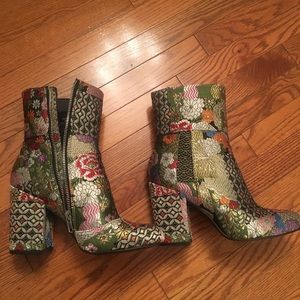 Steve Madden Goldie Block Heel Bootie size 8